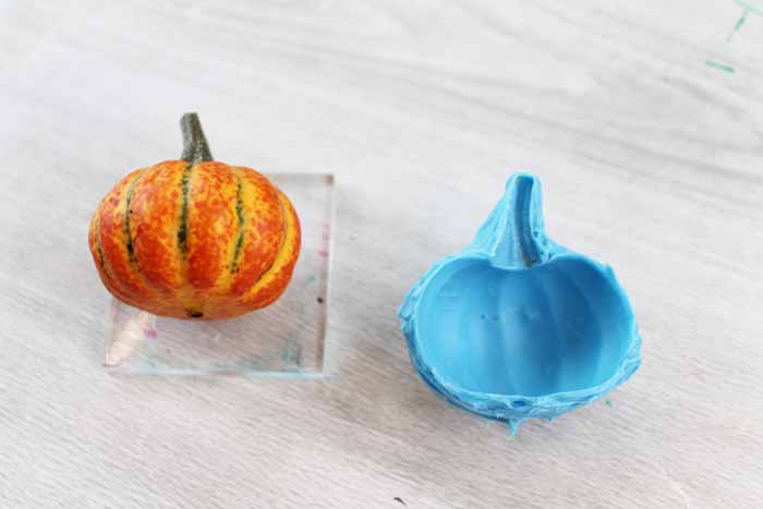Add a pumpkin spice soap to your bathroom this fall! They are absolutely perfect when poured into pumpkin shapes! How to make the mold is included!