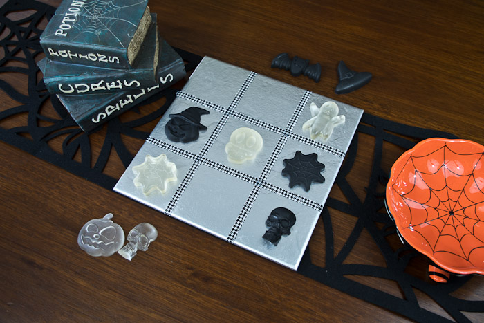 resin Halloween decorations - tic tac toe resin game - finished tic tac toe game with resin play pieces