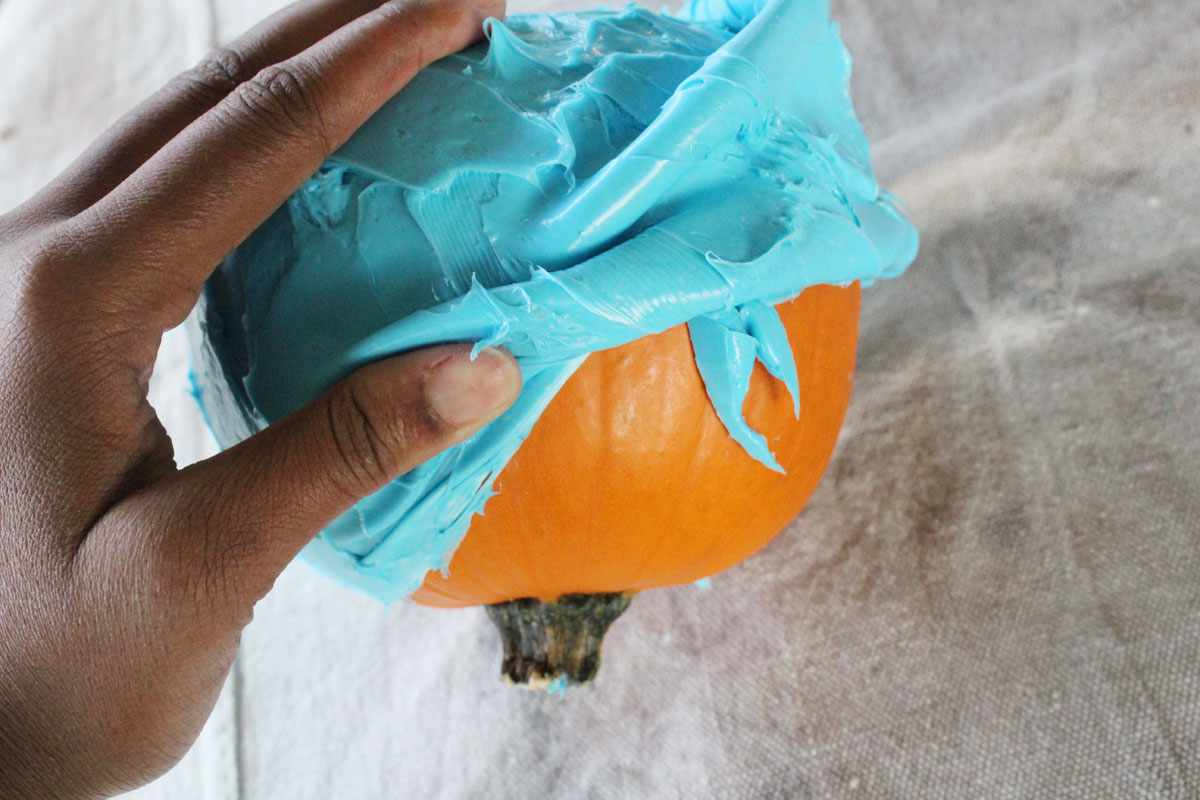 pumpkin inspired resin mini vase | whitney j decor | pumpkin diy | diy pumpkin | resin pumpkin diy | resin crafts | diy resin projects | resin vase | pumpkin vase
