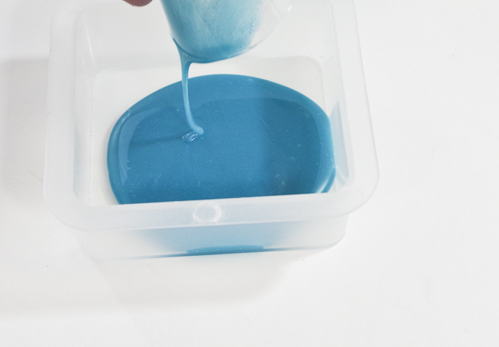 Layering Resin - DIY Pencil Holder- pouring blue resin