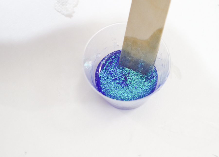 Resin Glitter Rings - glitter in blue resin stir thoroughly