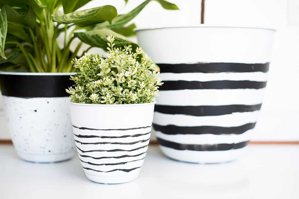 Resin Crafts Blog | DIY Planters | Painted Planters | Garden Projects | DIY Decor | DIY Planter Projects | 