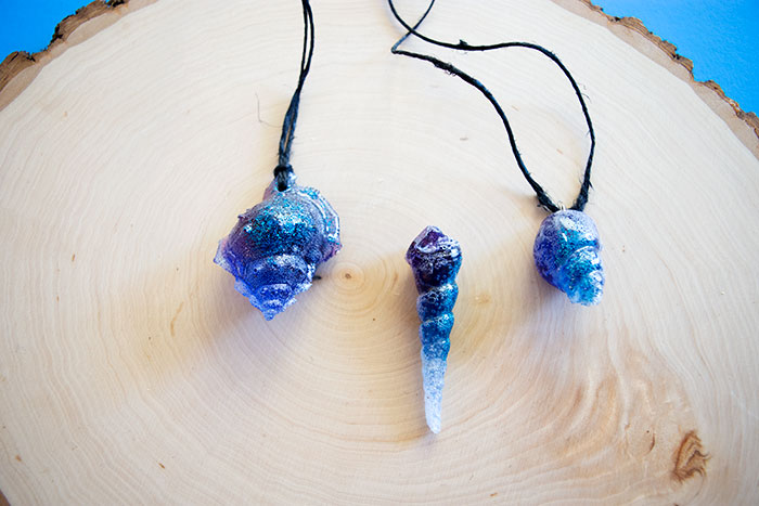 Seashell necklace pendants