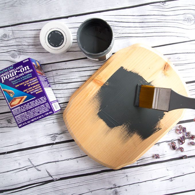 Painting a wooden plaque with grey chalky finish paint