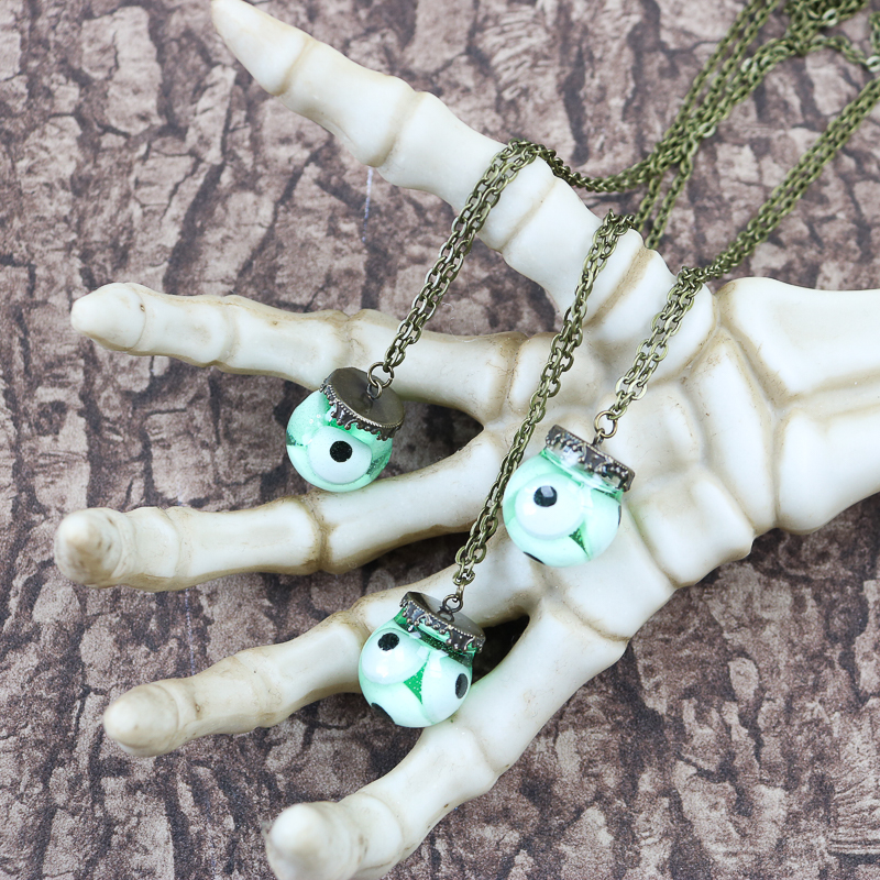 how to make a halloween necklace