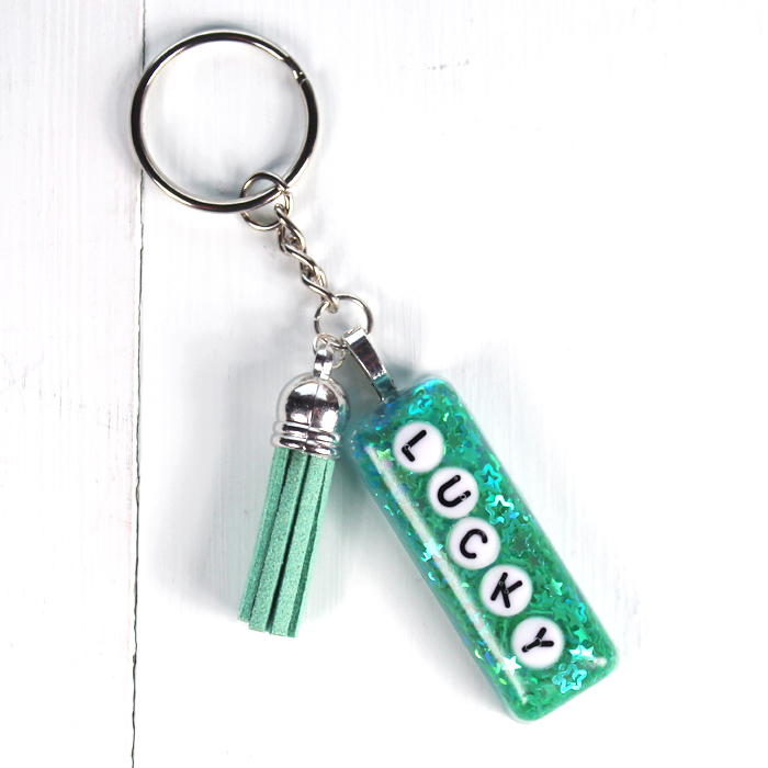 Make a lucky glitter resin keychain quickly using EasyCast resin.