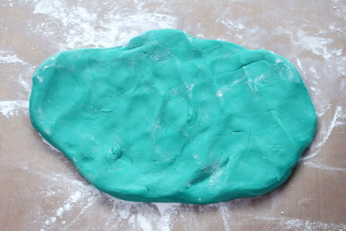 Turn Easy Sculpt resin clay green for a faux jade look