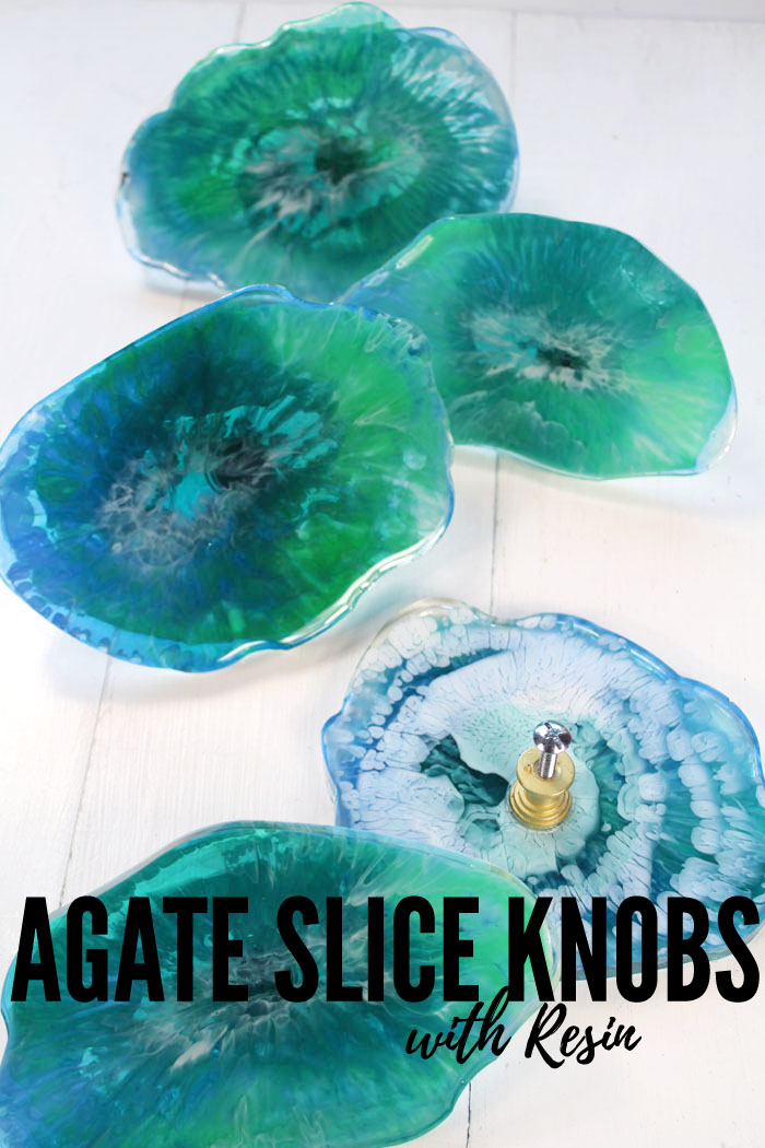 Make gorgeous faux agate slice knobs using EasyCast Resin and add them to furniture, dressers, cabinets and cupboards for the perfect finishing touch. These faux agate slices have the look of natural crystalized stone with the ease of a DIY project. 
