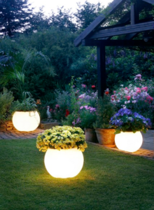 19 DIY Garden and Patio Crafts to Make Your Outdoor Space POP