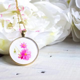 DIY Birth Month Flower Pendant Resin Jewelry