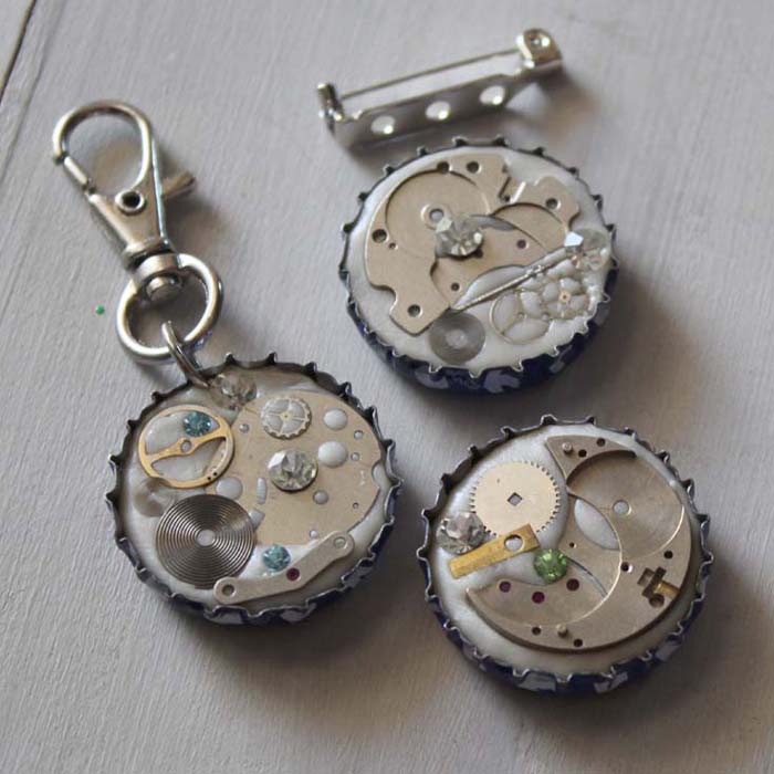 resin crafts blog fathers day craft keychain and tie tack magnet steampunk (3) via @resincraftsblog