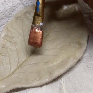 DIY Leaf Imprint Clay Bowls- painting bowls copper