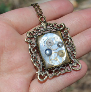 Steampunk-Resin-Pendant-DIY-with-watch-parts-cogs-and-gears-21