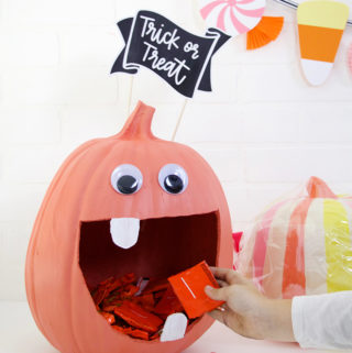 candy-monster-pumpkin-dish