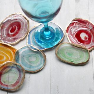 diy agate slices using clear casting polyester resin and translucent dyes (1)