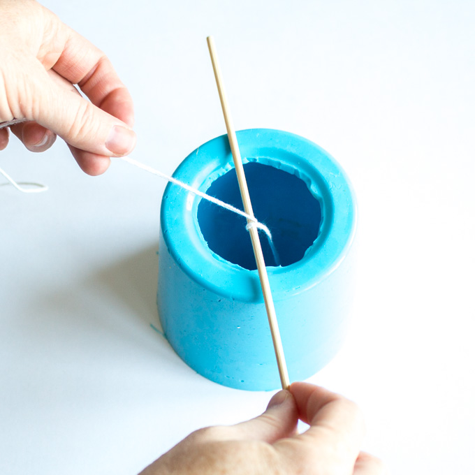how to make candles using EasyMold via @resincraftsblog
