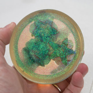 Layering Resin to make paperweight-122