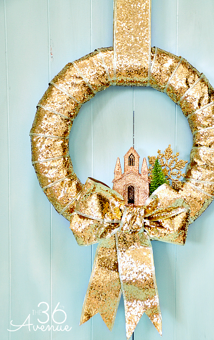 Resin Crafts Blog | DIY Wreath | DIY Decor | DIY Christmas | Christmas Decor | Christmas Wreaths | Easy Decor | via @resincraftsblog