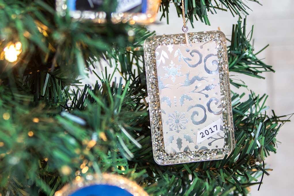DIY Class Photo Ornaments with Resin