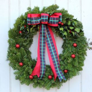 red-bow-wreath