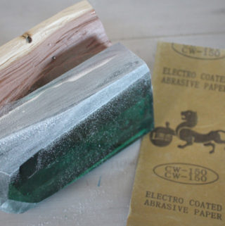 resin geometric crystal and wood book end diy resin crafts blog(23)