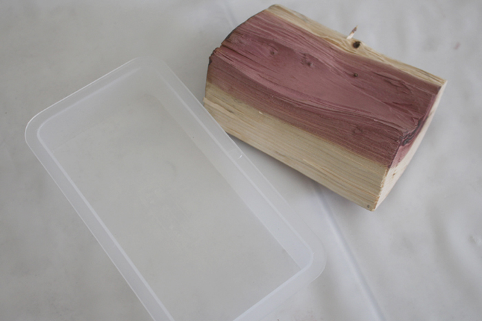 resin geometric crystal and wood book end diy resin crafts blog(50) via @resincraftsblog