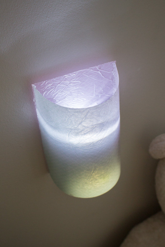 DIY resin paper nightlight shade-8257 via @resincraftsblog