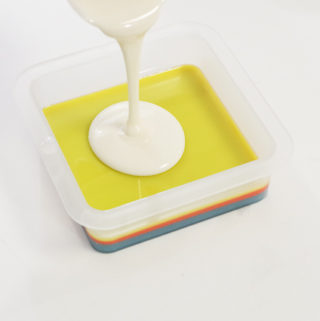Layering Resin - DIY Pencil Holder- pouring white resin