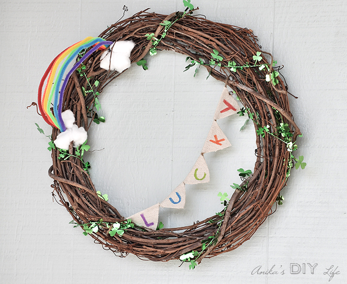 Resin Crafts Blog | DIY Crafts | DIY Decor | St. Patrick's Day | St. Patrick's Day Crafts | via @resincraftsblog