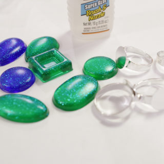 Resin Glitter Rings- use super glue to adhere resin shapes to ring blanks
