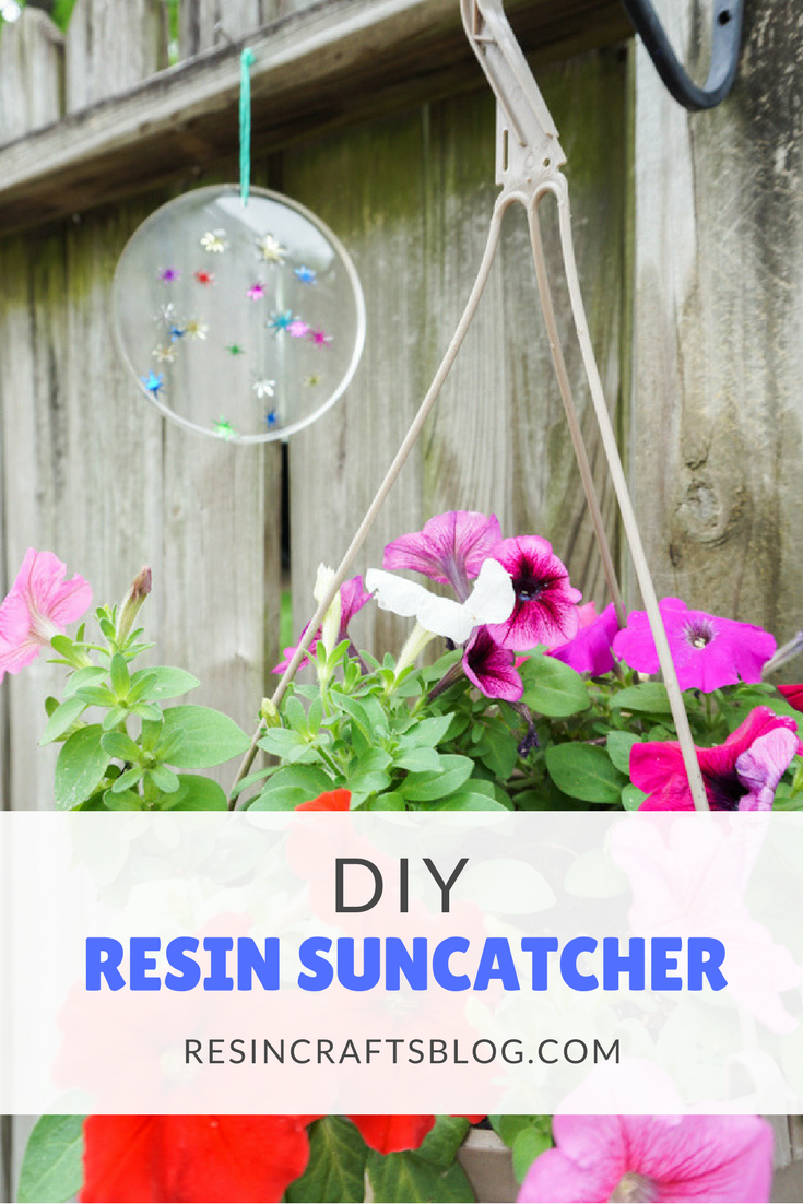 Create a beautiful resin suncatcher with metallic confetti and EasyCast Clear Casting Epoxy! #resin #crafts via @resincraftsblog