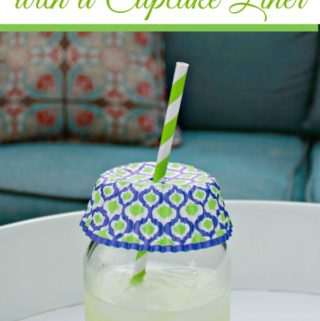 Keep-Bugs-Out-of-Your-Drink-With-a-Cupcake-Liner