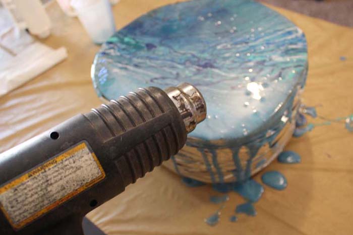 resin dirty pour plant stand hairpin leg table diy resin crafts blog (13) via @resincraftsblog