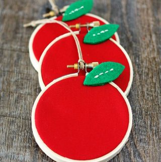 Apple-Hoop-Art.-Teacher-Gift