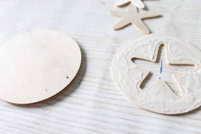 DIY Wood Coasters with the Cricut Maker and Resin-002 via @resincraftsblog