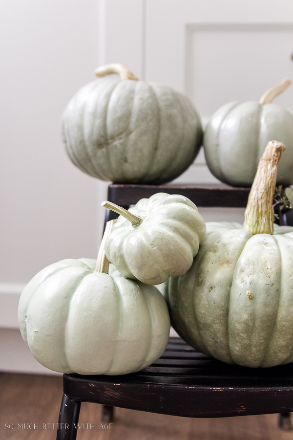 Resin Crafts Blog | Pumpkin Decor | DIY Pumpkins | Halloween Decor | DIY Fall Decor | via @resincraftsblog