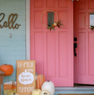 Colorful-Fall-Farmhouse-Porch-Easy-Decor