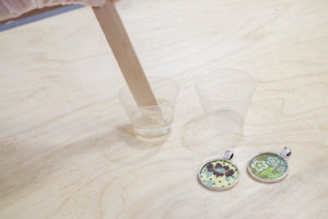 DIY paper and resin pendants - pour equals amounts of parts A and B and mix together
