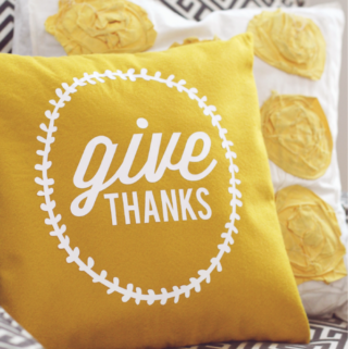 Love-this-fun-Give-Thanks-pillow-Super-easy-instructions-and-tutorial.-thanksgiving-givethanks-cricutexplore-I-need-to-make-this-682x1024