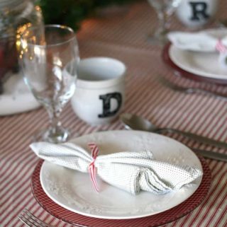 Resin Crafts Blog | DIY Decor | Holiday Decor | DIY Tablescape | Holiday Tables | Holiday Tablescapes |