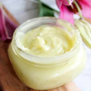 Beeswax-Lotion-Easy-Homemade-Hand-Lotion-003