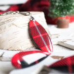 how to make resin jewelry with gift wrap