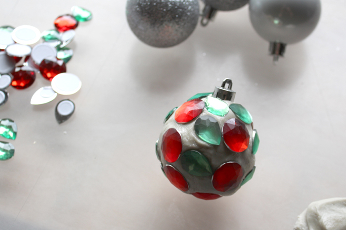 jewelry clay christmas tree ornaments rhinestones resin crafts blog(7) via @resincraftsblog