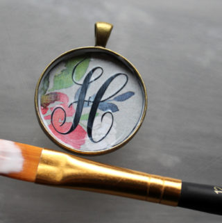 resin crafts blog monogram initial necklace pendant (3)