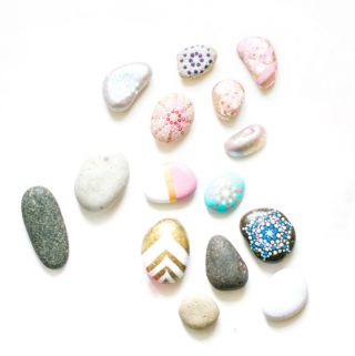 DIY-Painted-Decorated-Rocks