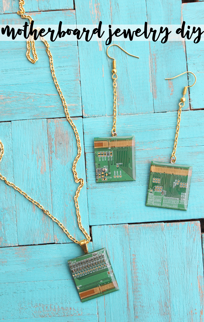 Motherboard Resin Jewelry Set DIY.  Make a stunning set of earrings and necklace with an upcycled motherboard and high gloss resin. #resin via @resincraftsblog