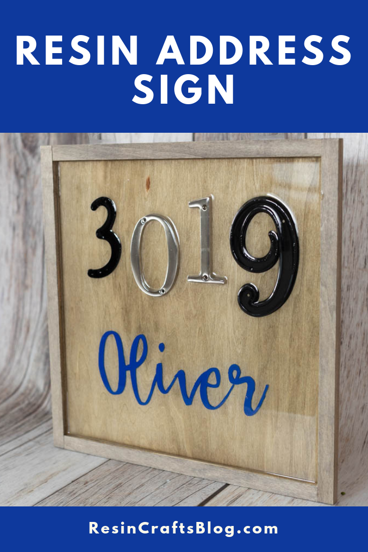 Create a resin address sign to celebrate a new home or the memory of an old one. There are so many ways you could customize this project to fit your home style and decor! #resinsign #resincrafts #diy via @resincraftsblog