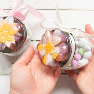 DIY Decorative Mason Jar Lids with Resin Flowers