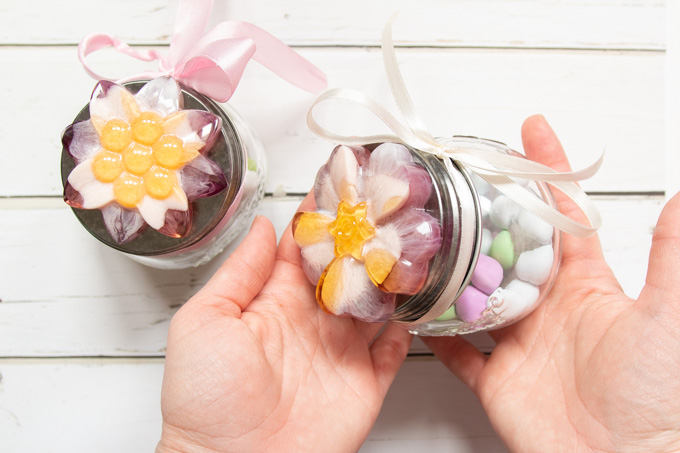 Diy Decorative Mason Jar Lids With Resin Flowers Resin Crafts
