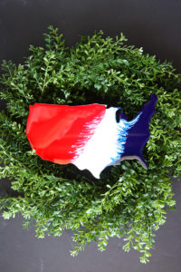 patriotic farmhouse wreath idea with resin